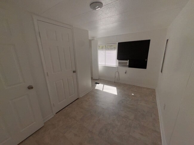 Photo - 1137 S Christiana Ave