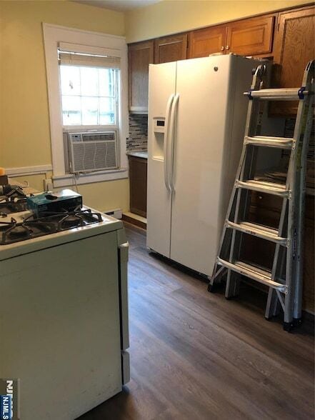 Photo - 115 Degroff Pl