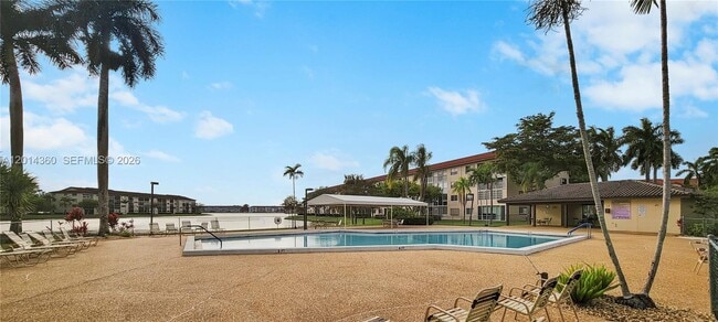 Building Photo - 1300 SW 130th Ave Unit 201F