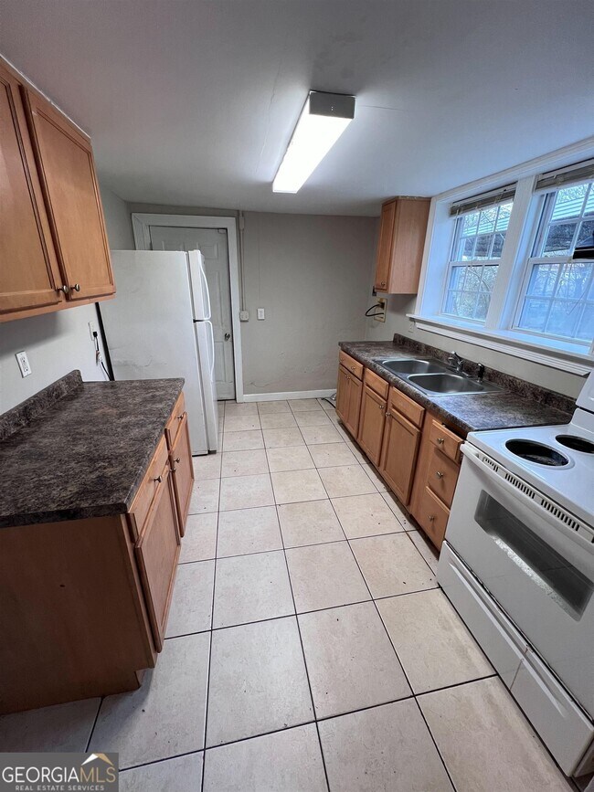 301 Clifton Terrace Apartment Unit B Carrollton, GA