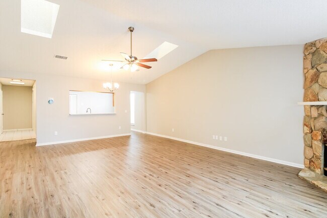 Photo - 1961 Acorn Run E