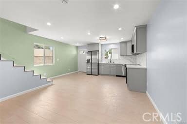 Photo - 20239 Hartland St