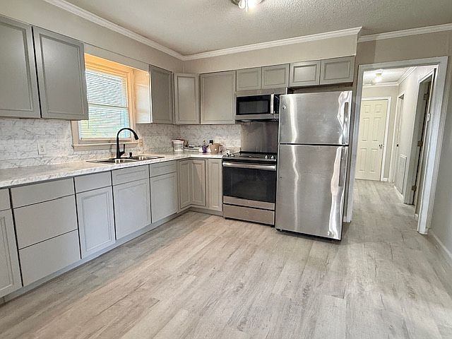 Photo - 677 Old Taylor Rd