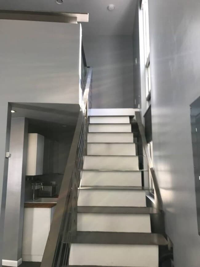 Photo - 832.5 Milton St