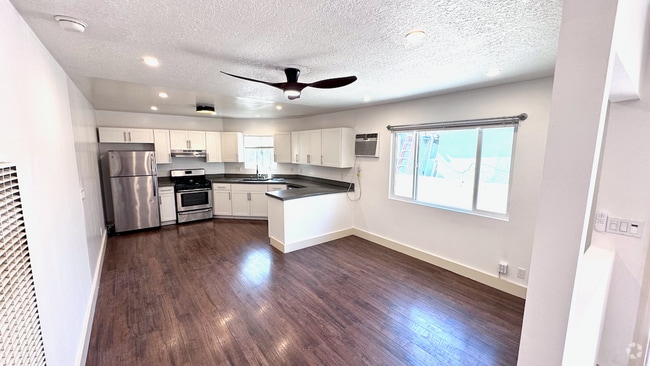 Building Photo - 2821 1/2 S Sycamore Ave Unit 2821 S. Sycamore Ave Rental