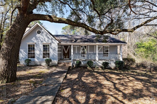 Building Photo - 3 Bed/2 Bath Home on Corner Lot!