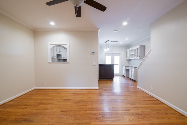 Photo - 807 Greenleaf Ave