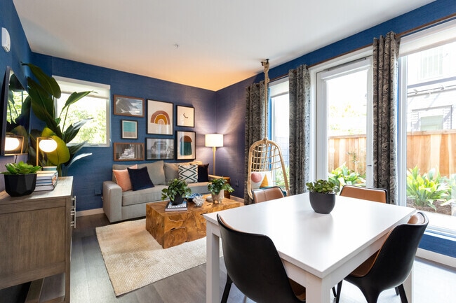 1BR, 1BA - 641SF