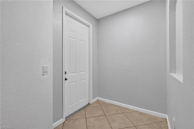 7032 Ambrosia Ln