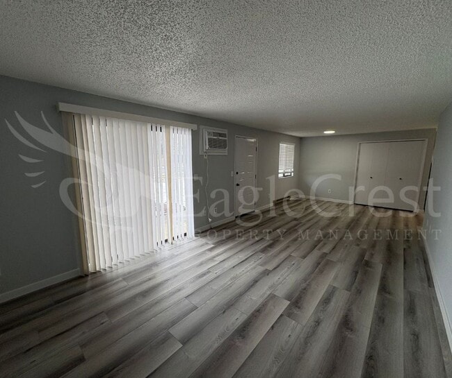 Photo - 320NEC Unit B