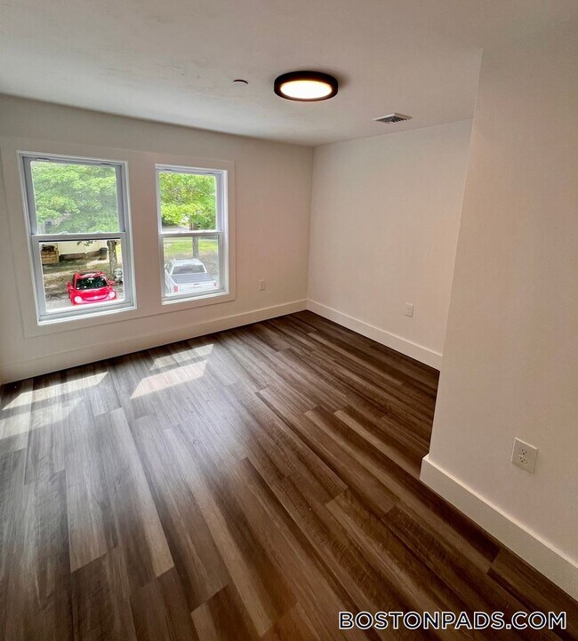 Photo - 211 Main St Apartment Unit 3