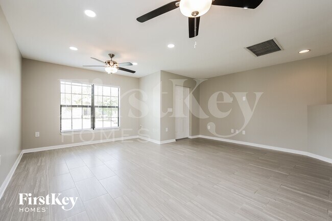 Photo - 354 Shadow Lakes Dr