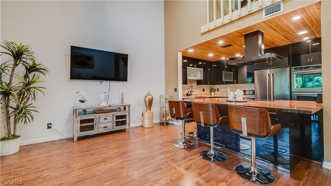 Photo - 15080 Riverbend Blvd