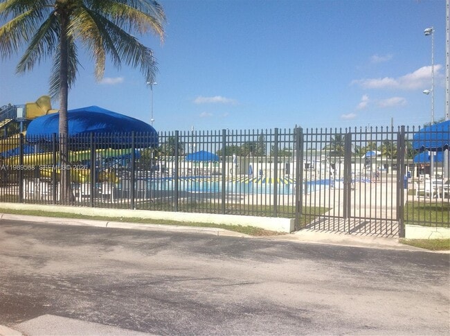 Photo - 2079 NE 167th St Unit 5