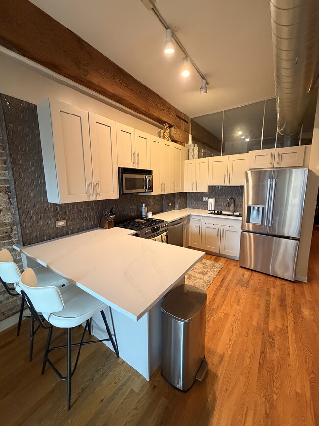 Photo - 1344 W Madison St Unit 302