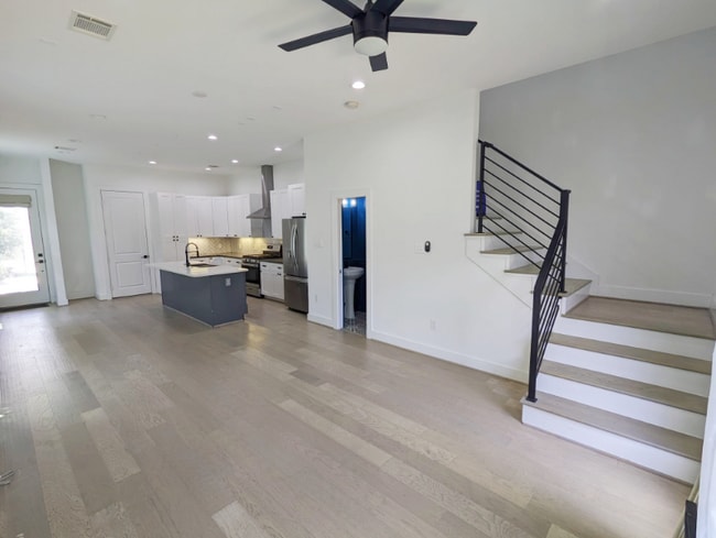 Photo - 204 Marathon St