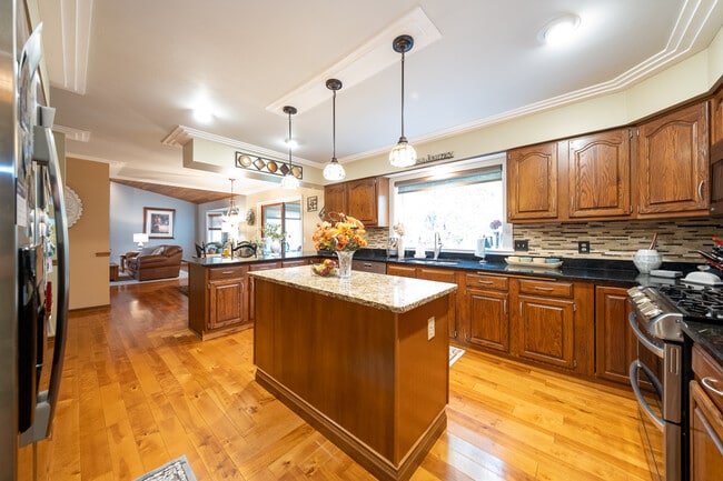 Photo - 17660 Kettering Trail