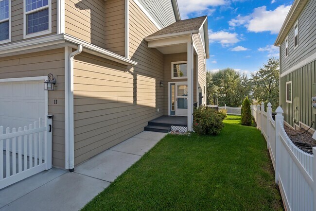 Photo - 11 Muskrat Dr