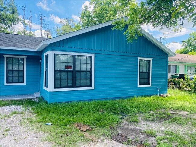 Building Photo - 7547 Laura Koppe Rd