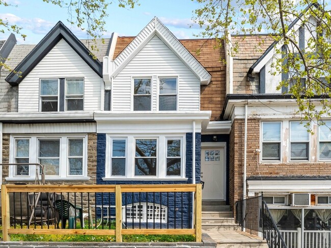 Building Photo - 1901A 72nd Ave