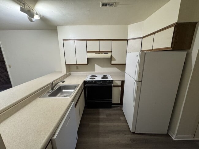 Photo - Blacksburg, 4 BR / 2 BA Available July 22