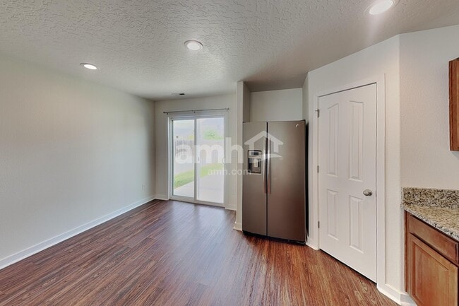 Photo - 40 N Amanda Dr