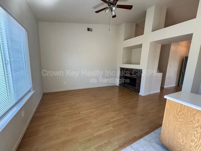 Photo - 1720 Alcira Nunez St