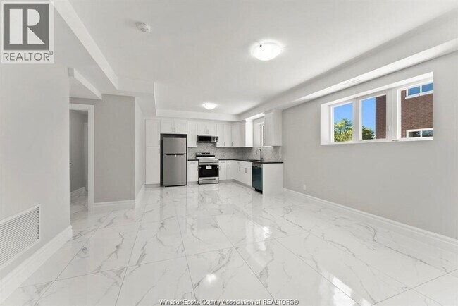 Photo - 2270 Daytona Ave