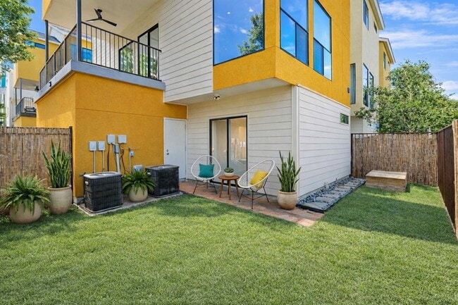 Photo - 4302 Spencer St