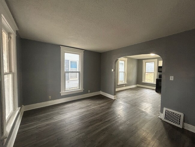 Photo - 3 Bedroom, 2 Bath house in East Moline