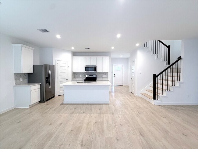 31722 Margaret Woods Ln