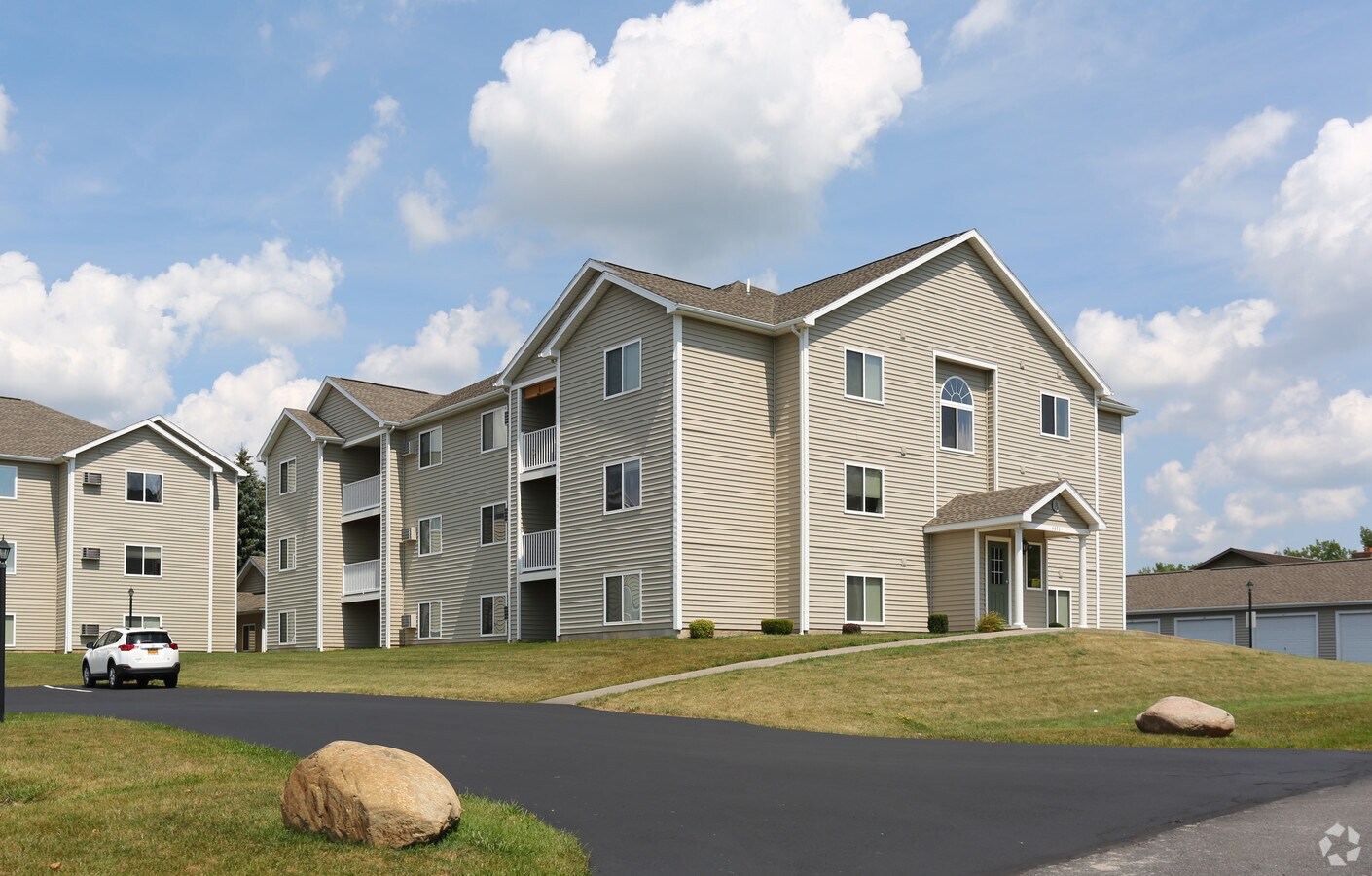 Georgian Court Apartments - Georgian Court Apartments