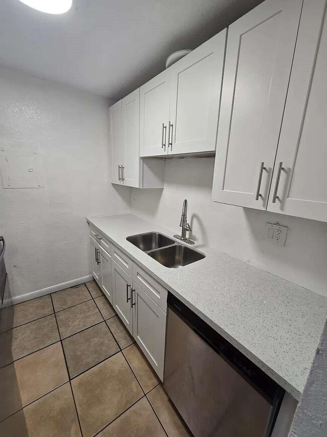 Photo - 2719 NW 39th Terrace Unidad 204