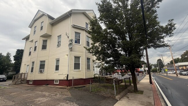 188 Division St Unit FL 3