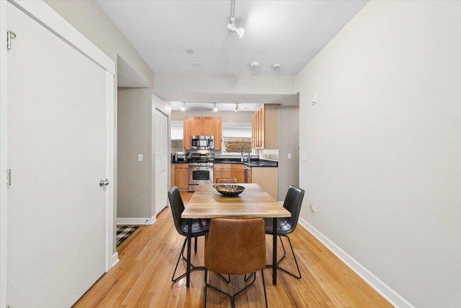 Photo - 2541 Prairie Ave