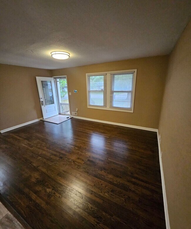 Photo - 3-bedroom, 1-bathroom home located in the ...