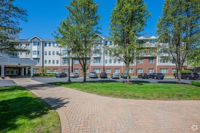 Building Photo - 1 King Philip Dr Rental