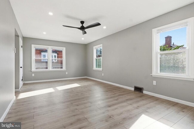 Photo - 219 N 3rd St