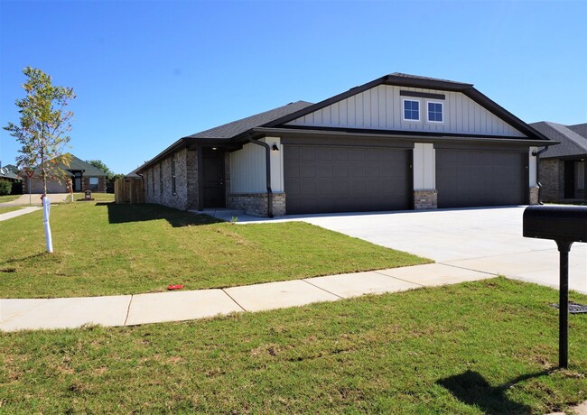 Chisholm Creek Duplex NW OKC - Chisholm Creek Duplex NW OKC Townhome