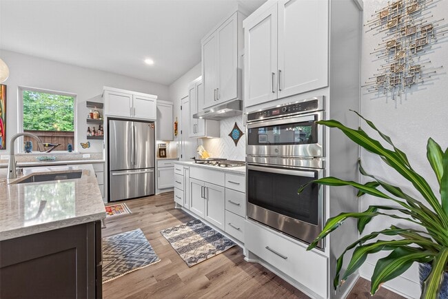 Building Photo - 9979 Pebble Glen Dr