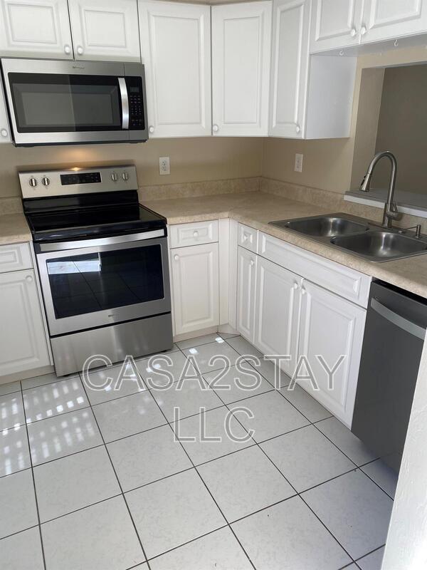 Building Photo - 7555 Carrier Rd Unit 7555 Rental