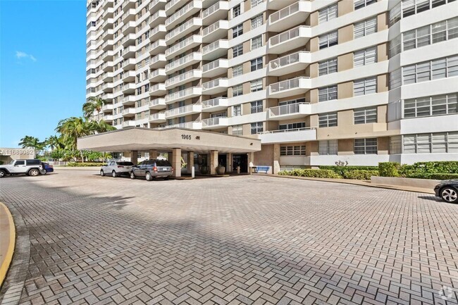 Building Photo - 1965 S Ocean Dr Unit ME Rental