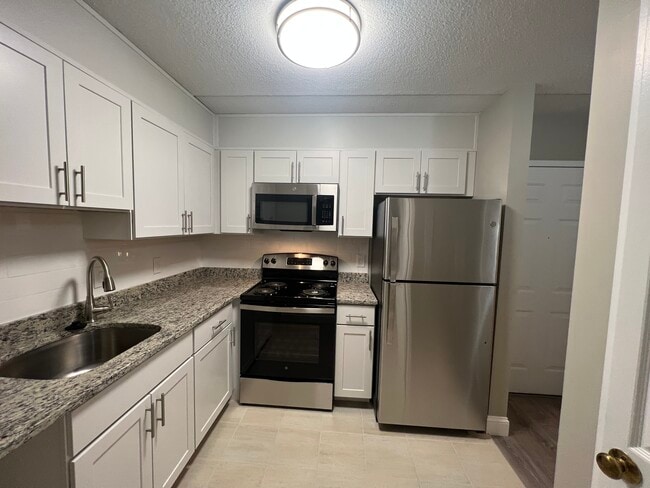 Photo - 746 Highland Ave