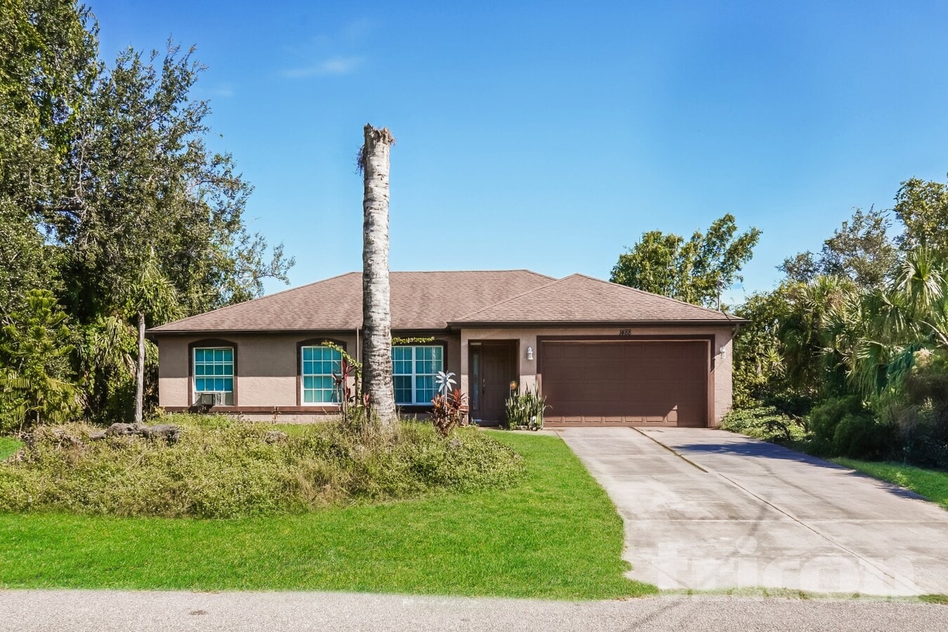 Photo - 1488 Nabatoff St