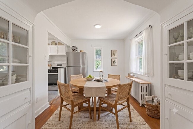 3847-3849 Beechwood Blvd