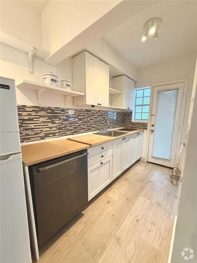 Building Photo - 330 74th St Unit 8 Rental