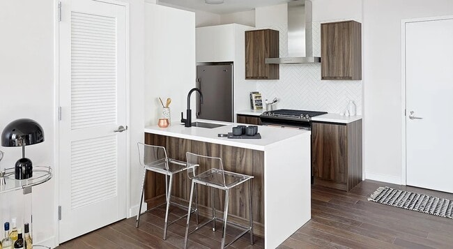 21 India St Unidad N206