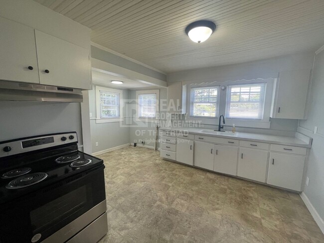 Photo - 907 W Cooksey Dr