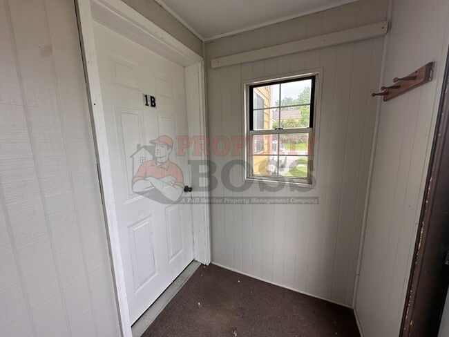 Photo - 209 E Center St