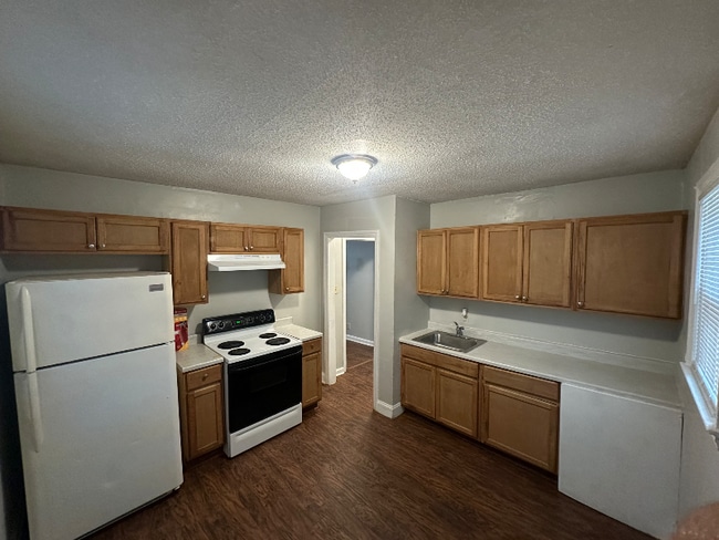 Photo - 1120 Junia Ave